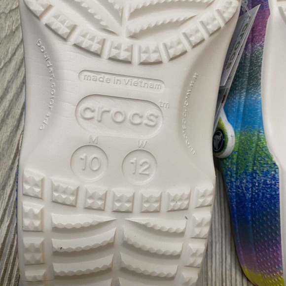Crocs Classic Clogs Spray Dye Neon Rainbow Men’s 10 Women’s 12 NWT - Picture 10 of 10